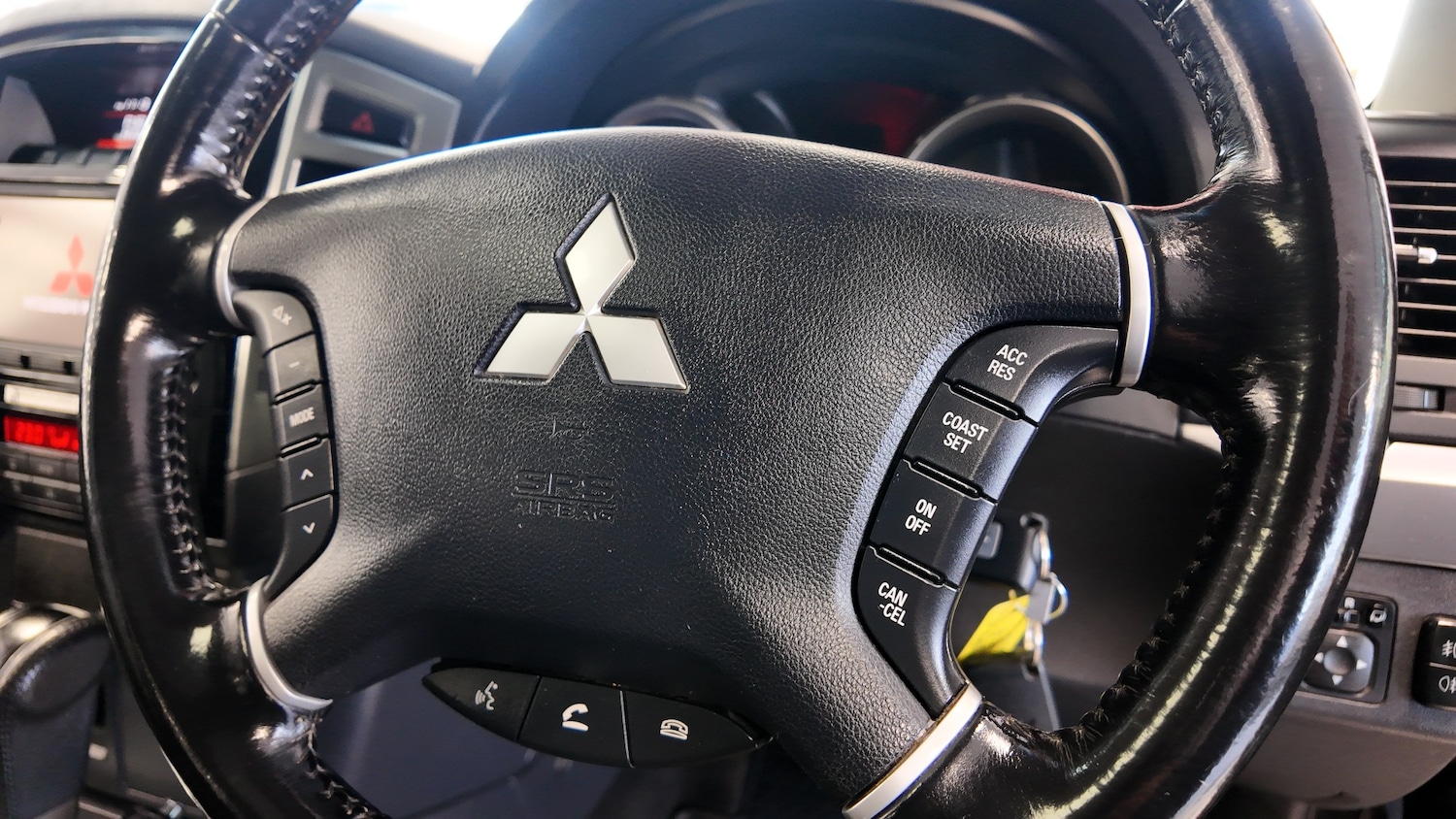 Used Mitsubishi Shogun 2014 for sale - 76421706: Photo 15