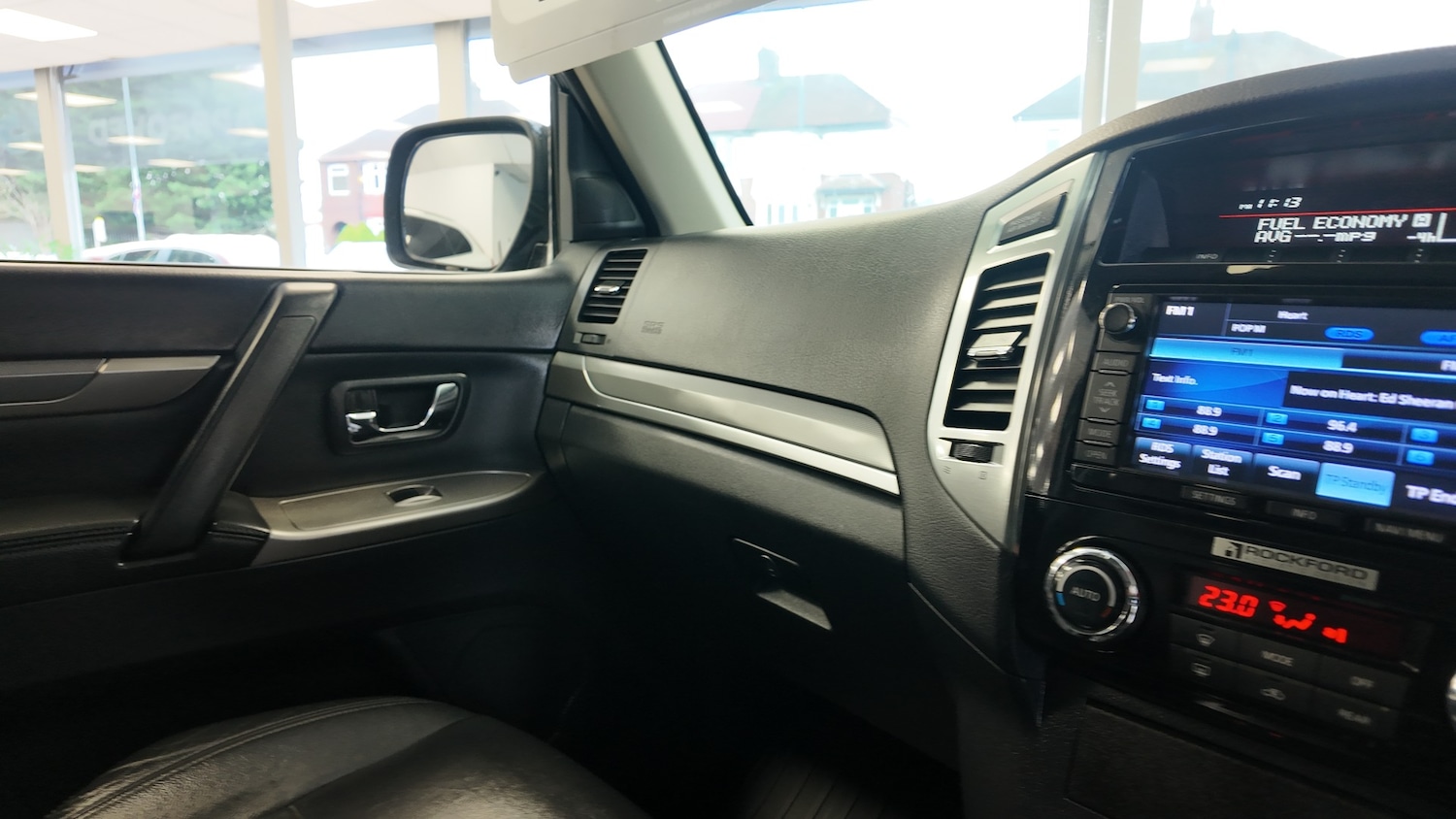 Used Mitsubishi Shogun 2014 for sale - 76421706: Photo 18