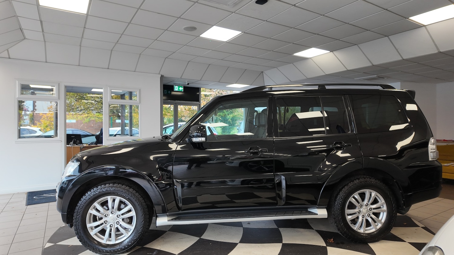 Used Mitsubishi Shogun 2014 for sale - 76421706: Photo 4