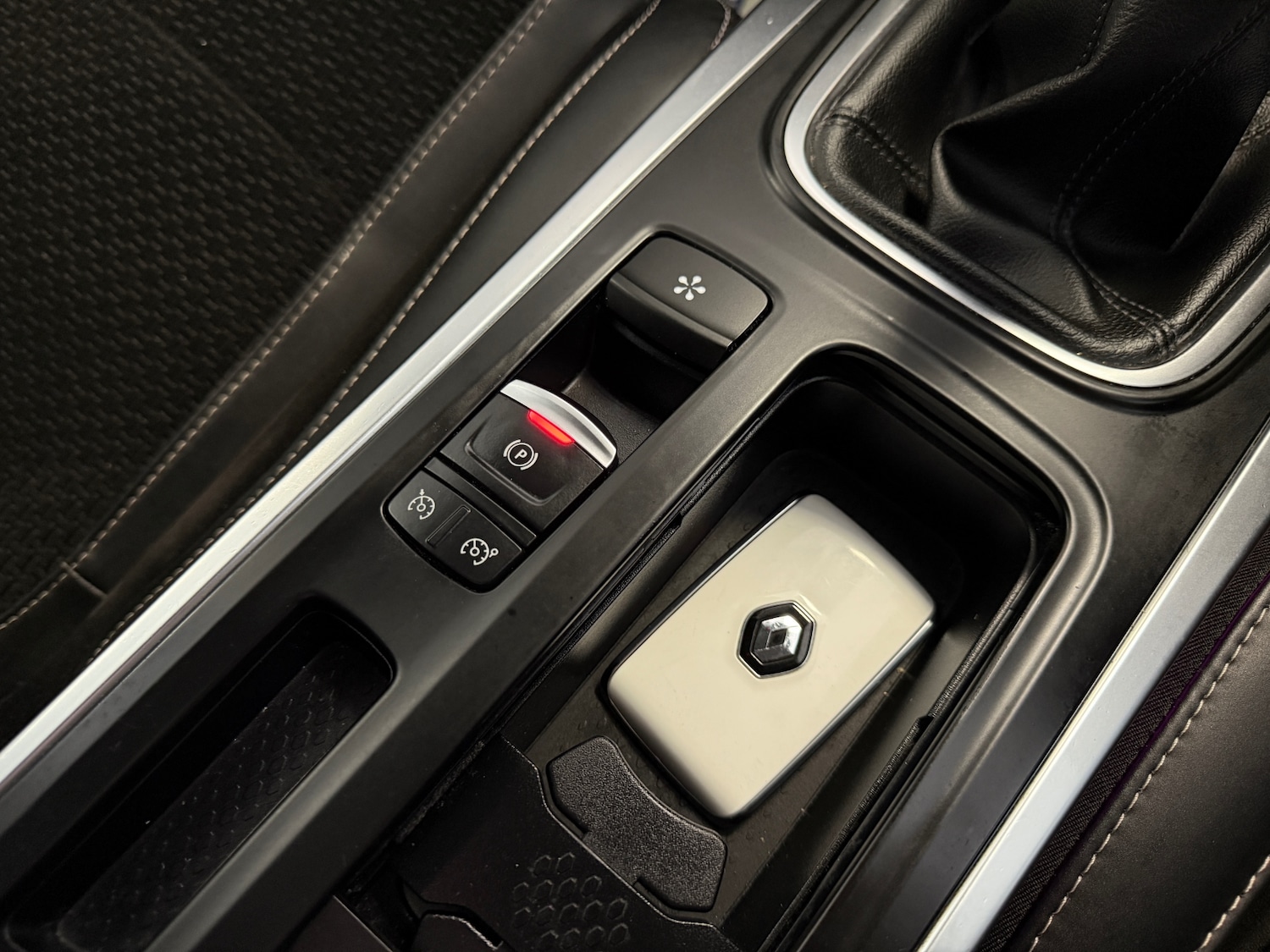 Used Renault Megane 2018 for sale - 76436364: Photo 19