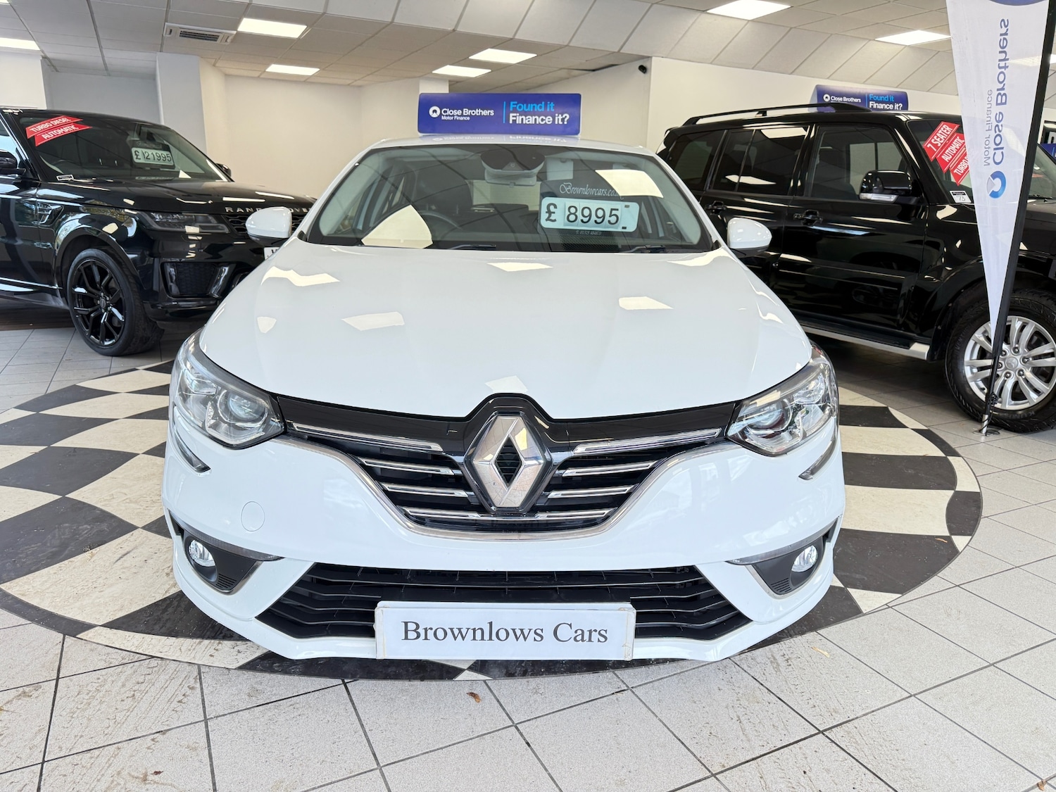 Used Renault Megane 2018 for sale - 76436364: Photo 2