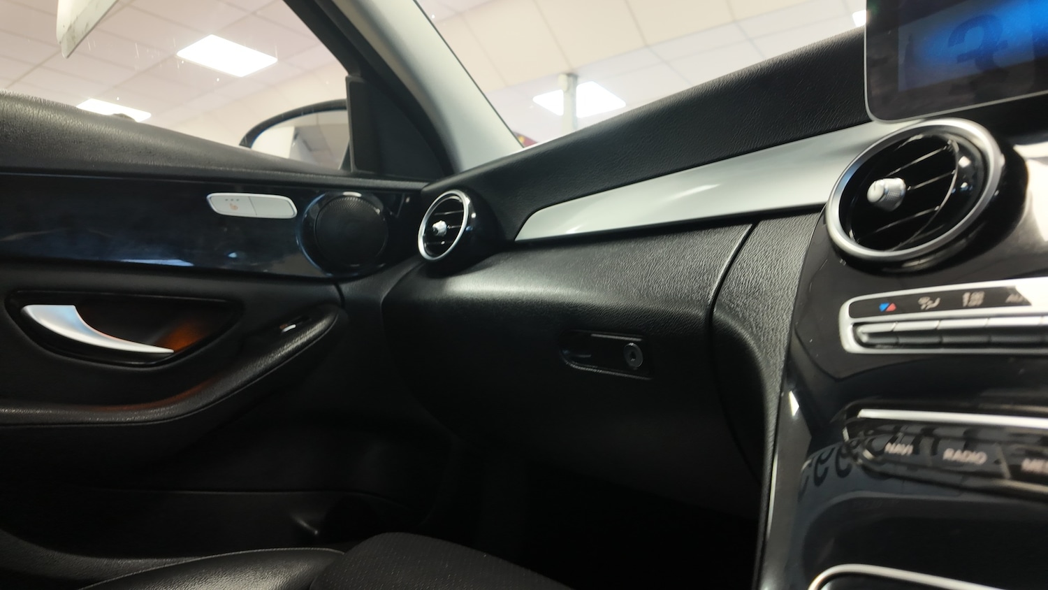 Used Mercedes-Benz C Class 2018 for sale - 77378166: Photo 20