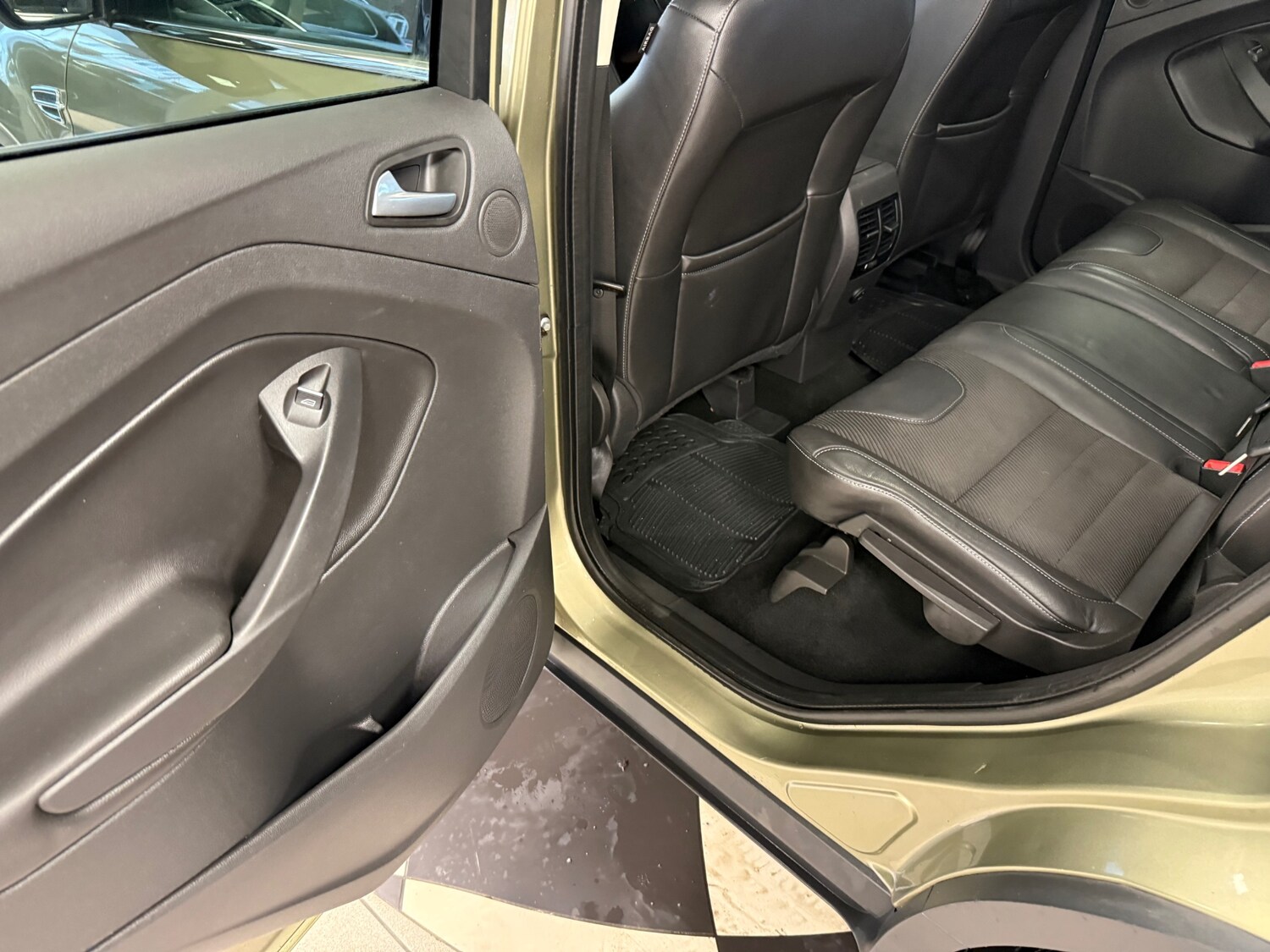 Used Ford Kuga 2015 for sale - 77475316: Photo 37