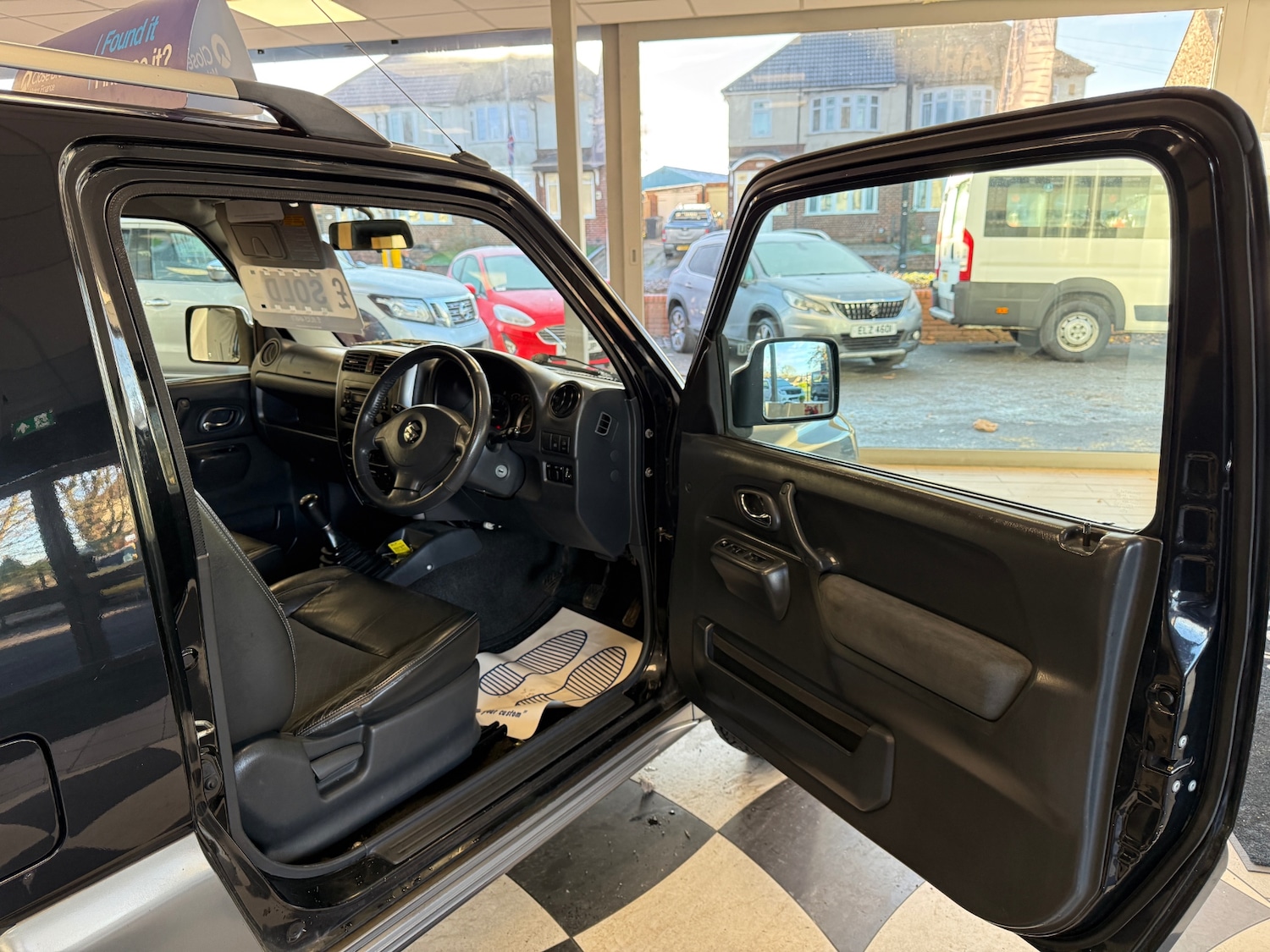 Used Suzuki Jimny 2010 for sale - 76638736: Photo 11