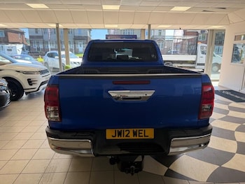 Used Toyota Hilux 2019 for sale - 79342531: Photo