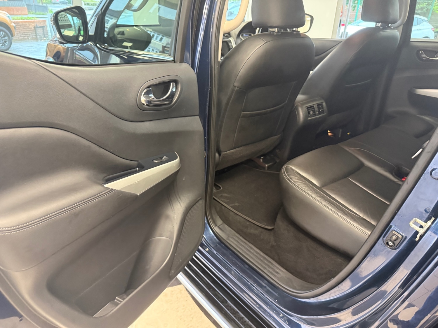 Used Nissan Navara 2020 for sale - 76157495: Photo 37