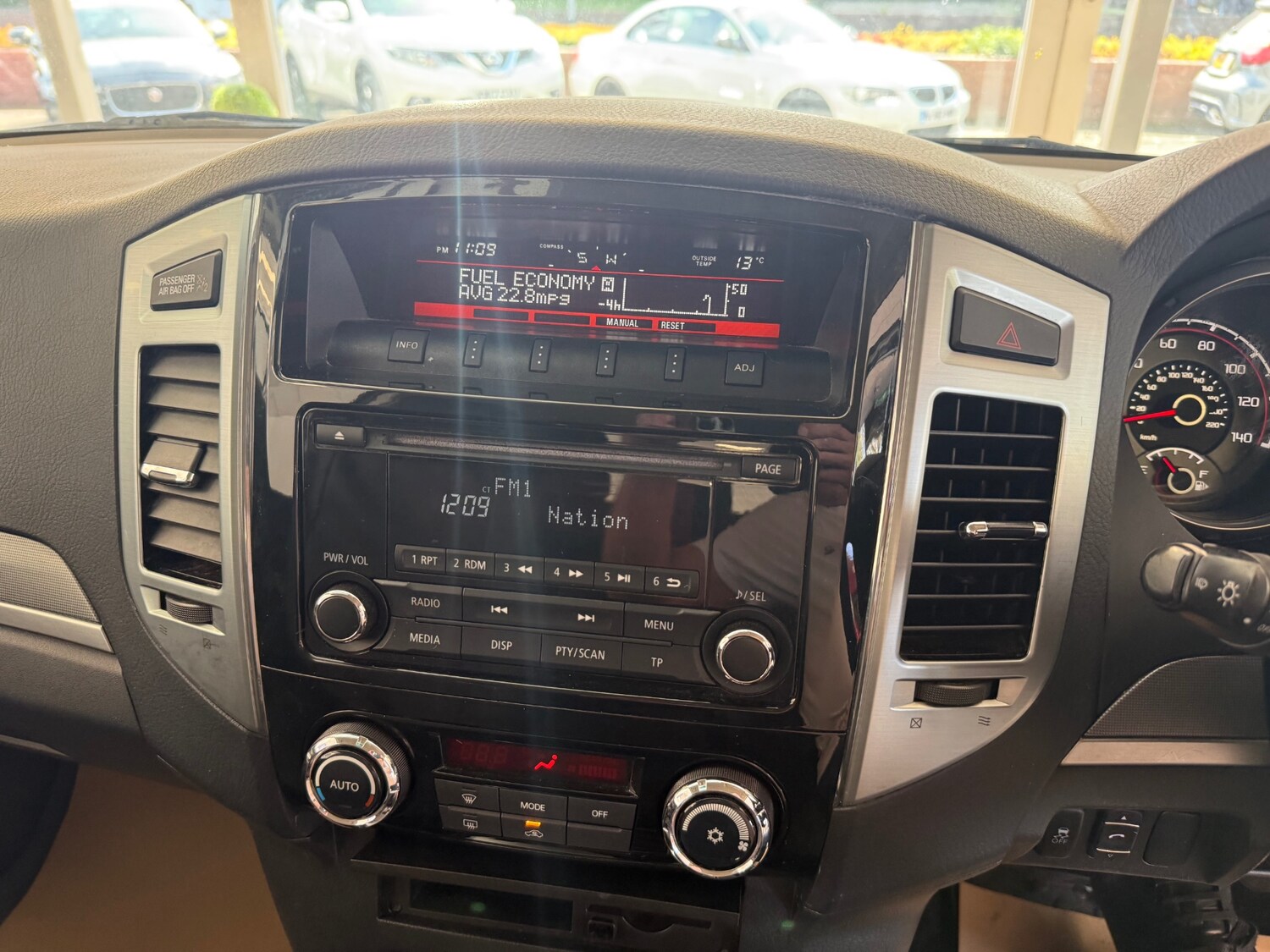 Used Mitsubishi Shogun 2015 for sale - 78162573: Photo 31