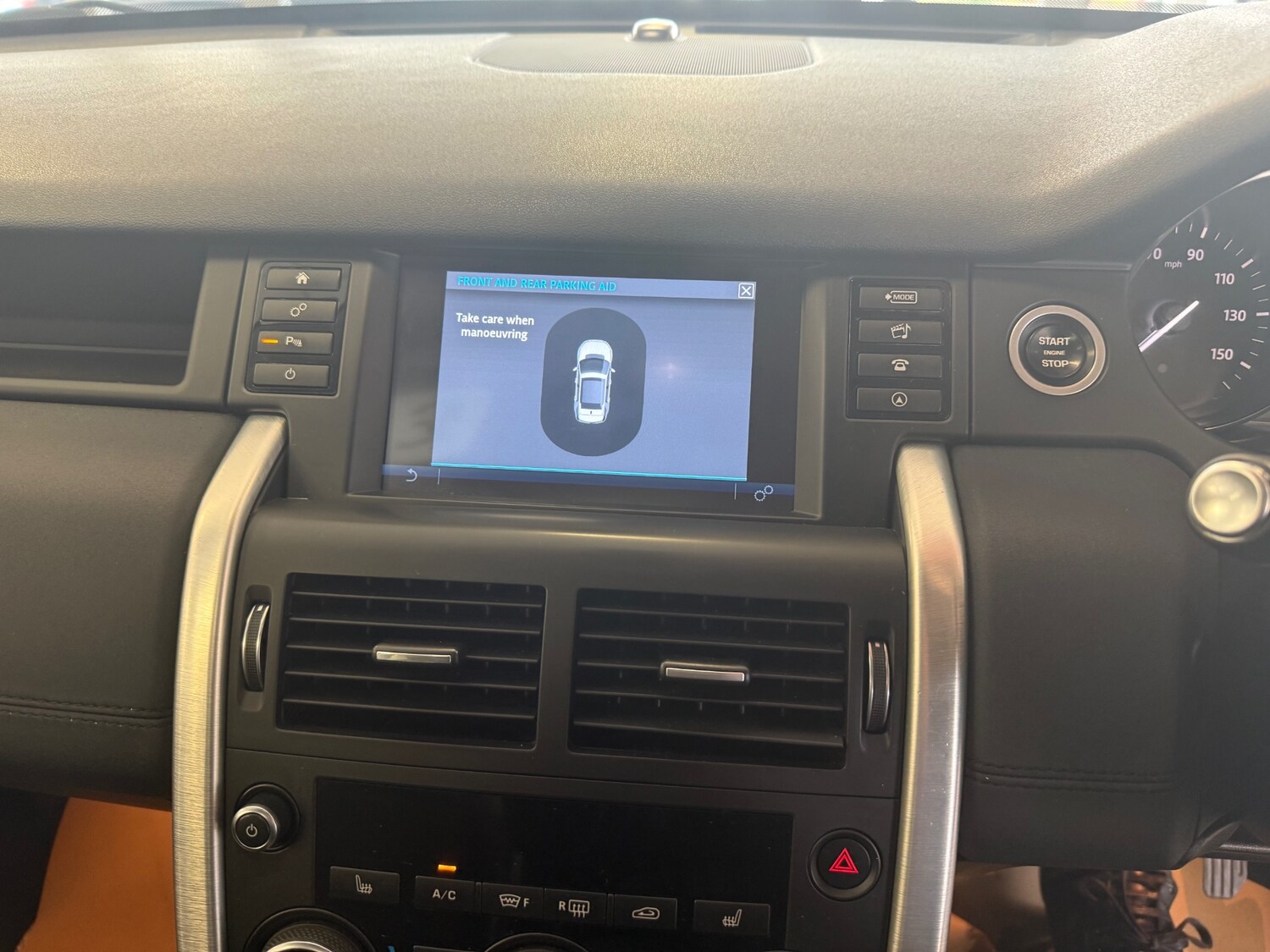 Used Land Rover Discovery Sport 2017 for sale - 78176604: Photo 32