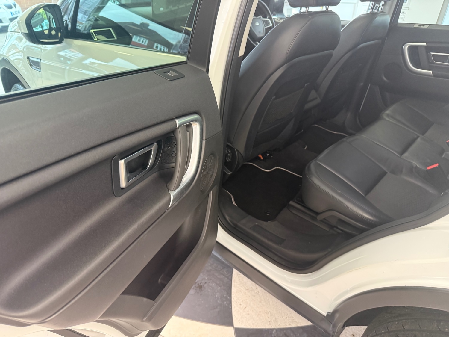 Used Land Rover Discovery Sport 2017 for sale - 78176604: Photo 42