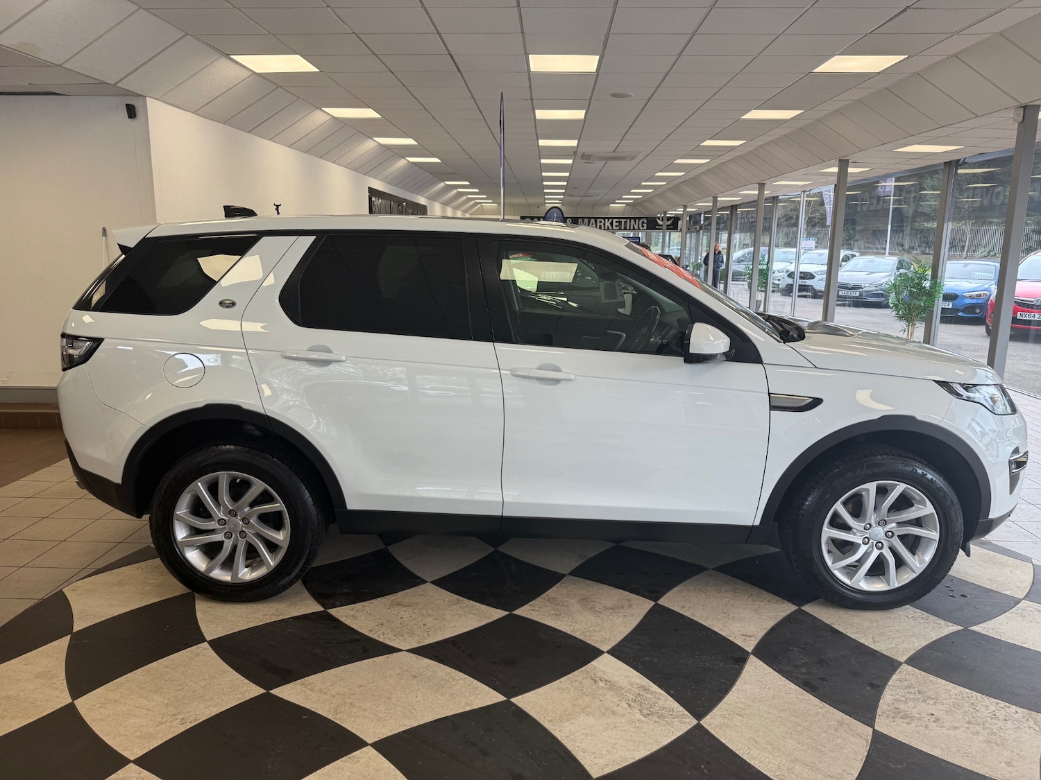 Used Land Rover Discovery Sport 2017 for sale - 78176604: Photo 8