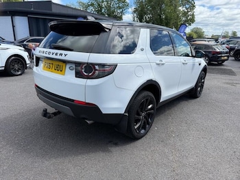 Used Land Rover Discovery Sport 2017 for sale - 79342593: Photo