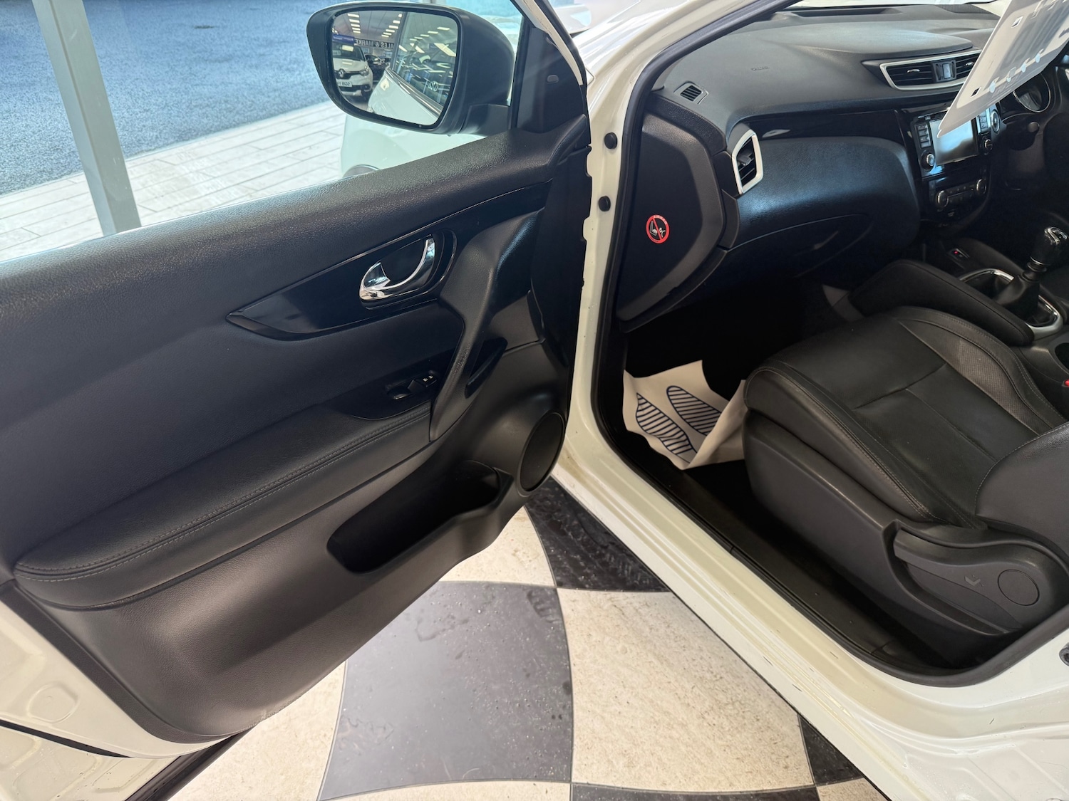 Used Nissan Qashqai 2014 for sale - 76844891: Photo 44