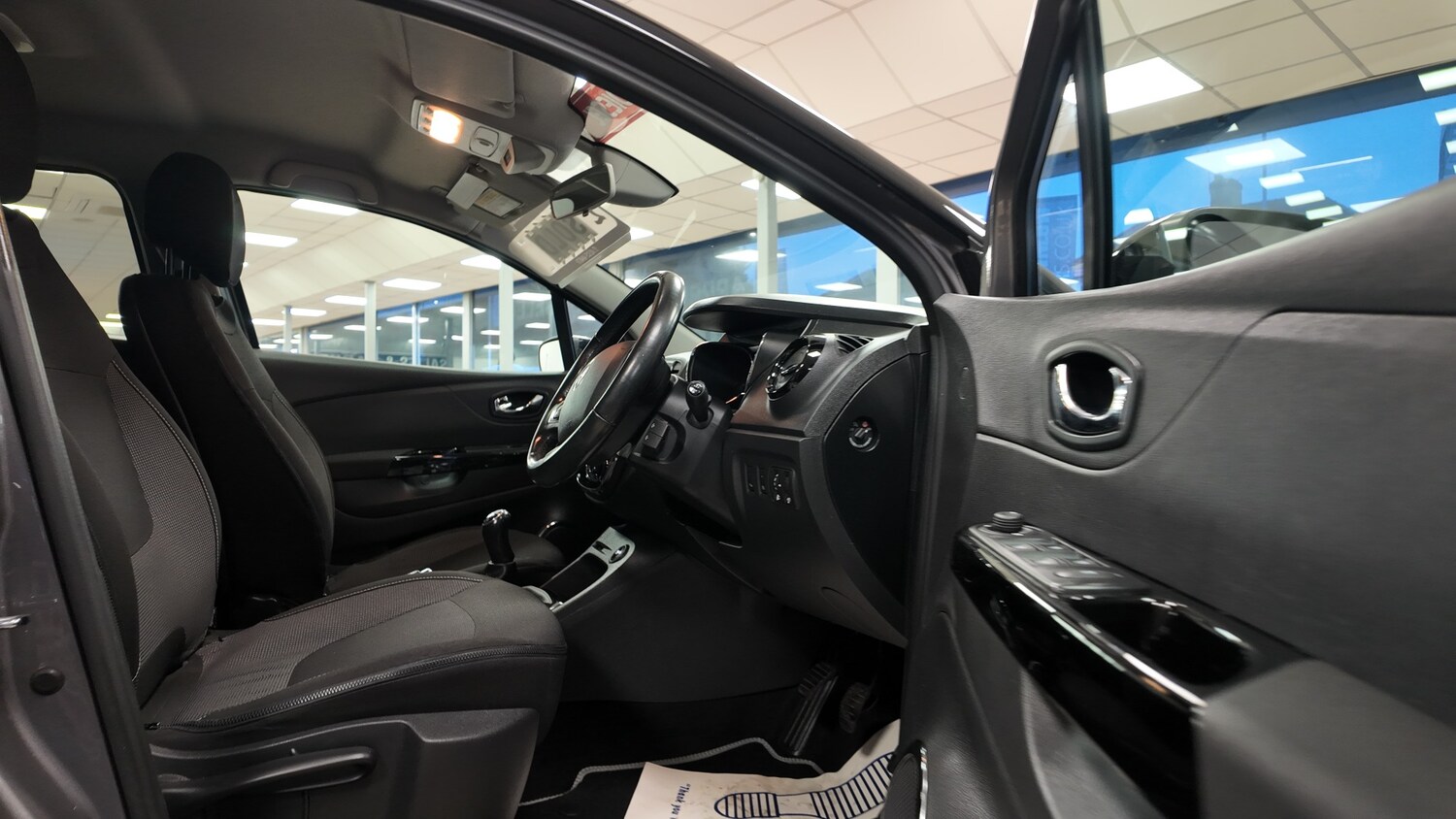 Used Renault Captur 2017 for sale - 77504604: Photo 11