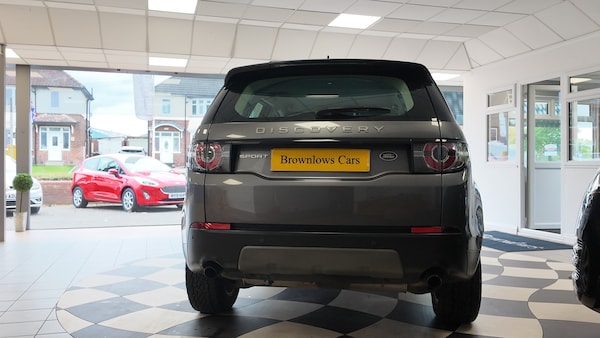 Used Land Rover Discovery Sport 2016 for sale - 76274260: Photo 5