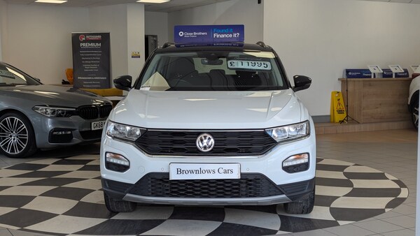 Used Volkswagen T-Roc 2018 for sale - 74832496: Photo 2
