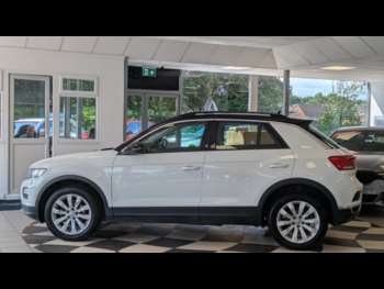 Used Volkswagen T-Roc 2018 for sale - 74832496: Photo