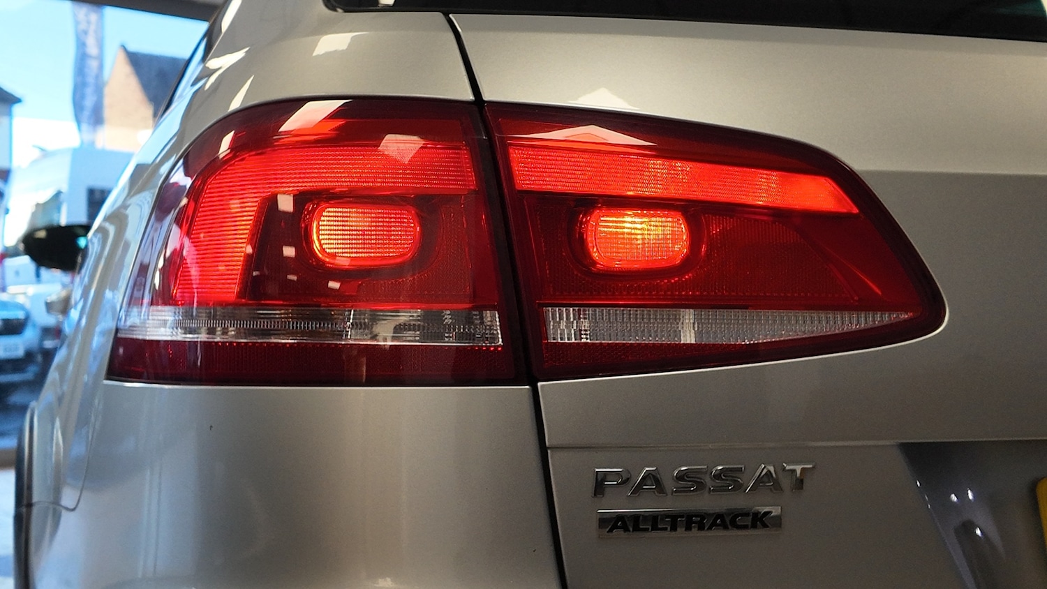 Used Volkswagen Passat 2014 for sale - 76891665: Photo 32