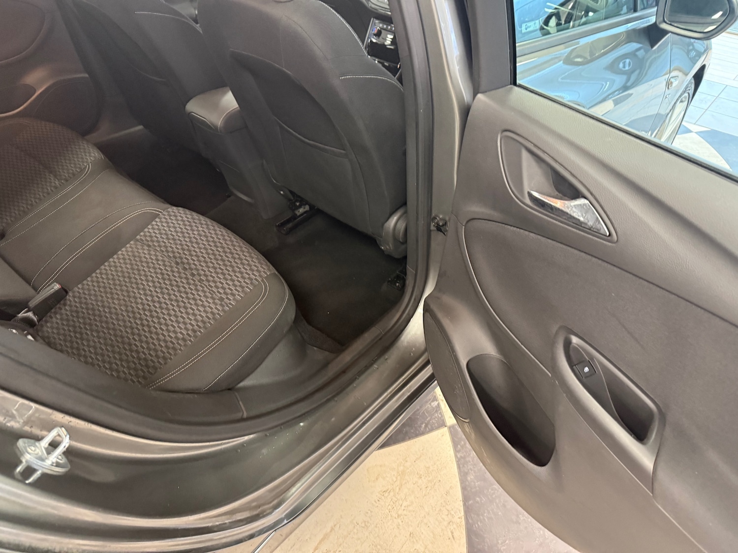 Used Vauxhall Astra 2017 for sale - 77778216: Photo 29