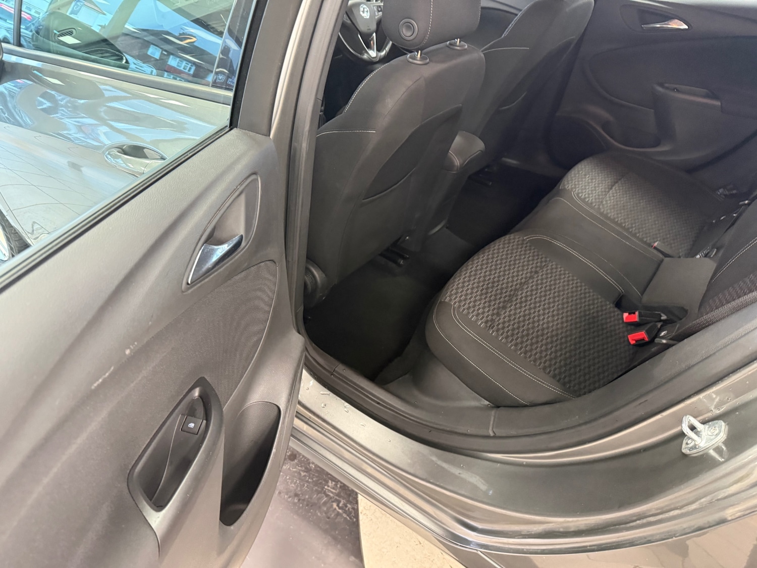 Used Vauxhall Astra 2017 for sale - 77778216: Photo 33