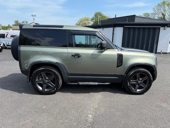 Used Land Rover Defender 2023 for sale - 78667874: Photo