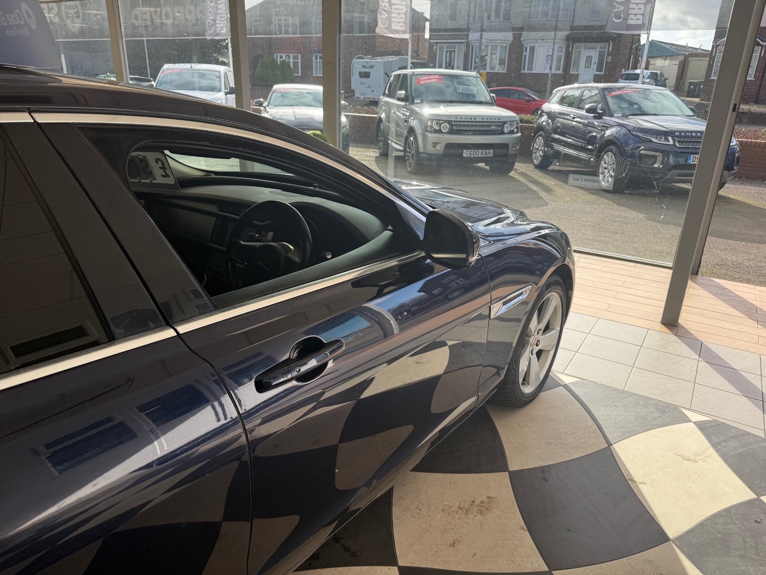 Used Jaguar XF 2017 for sale - 77829904: Photo 11