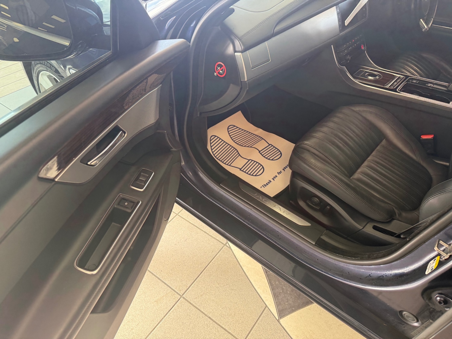 Used Jaguar XF 2017 for sale - 77829904: Photo 41