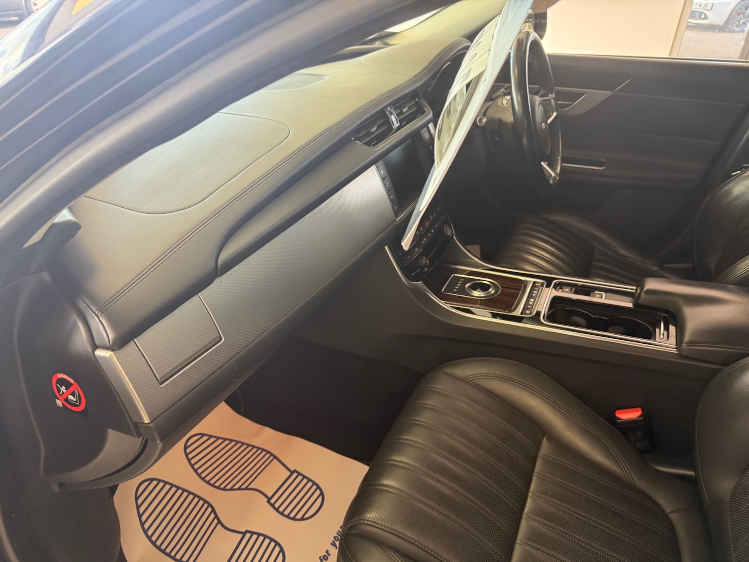 Used Jaguar XF 2017 for sale - 77829904: Photo 44