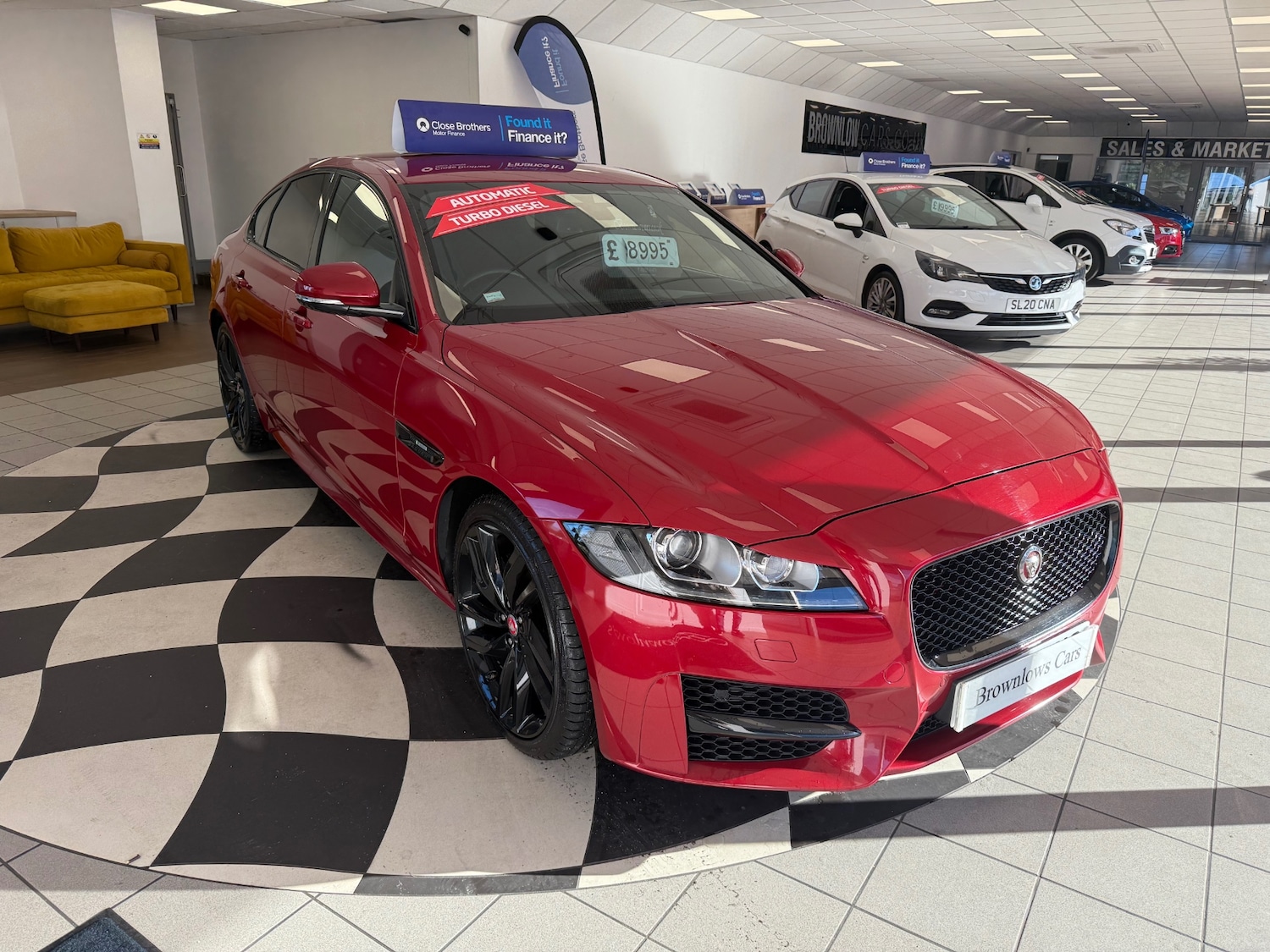 Used Jaguar XF 2017 for sale - 76100951: Photo 1