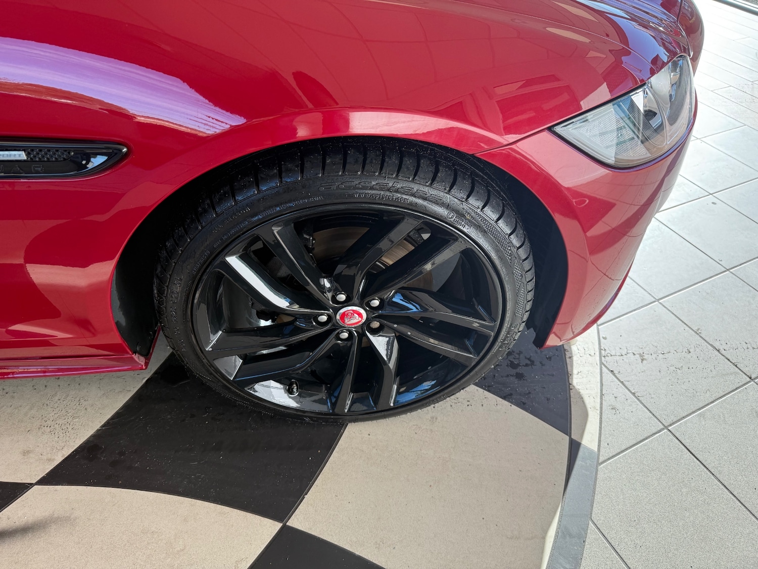 Used Jaguar XF 2017 for sale - 76100951: Photo 11