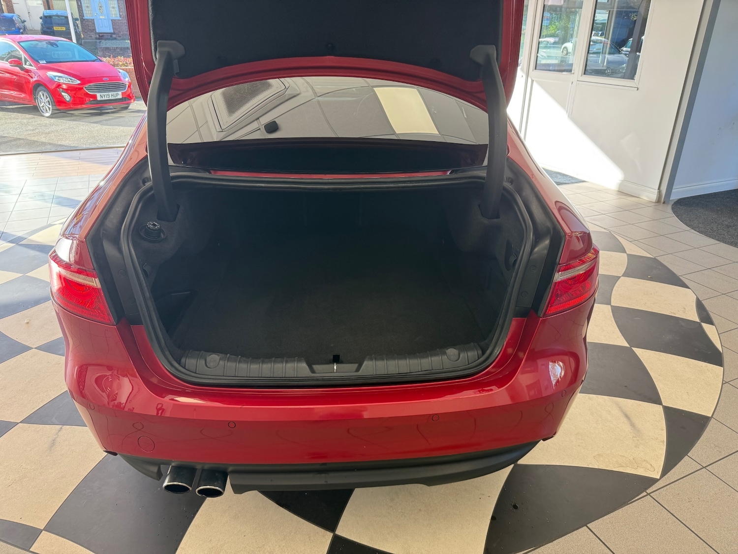 Used Jaguar XF 2017 for sale - 76100951: Photo 43