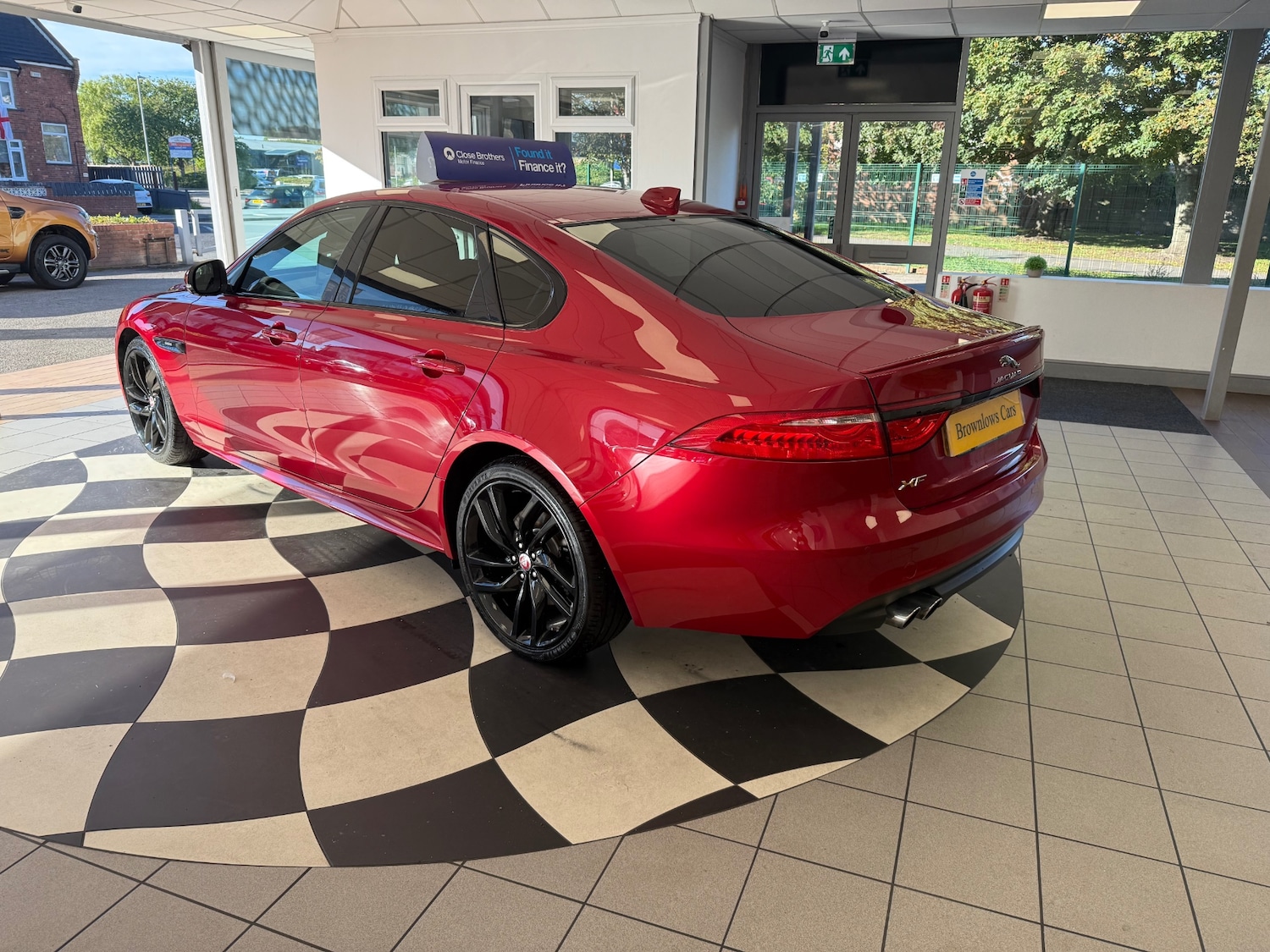 Used Jaguar XF 2017 for sale - 76100951: Photo 6