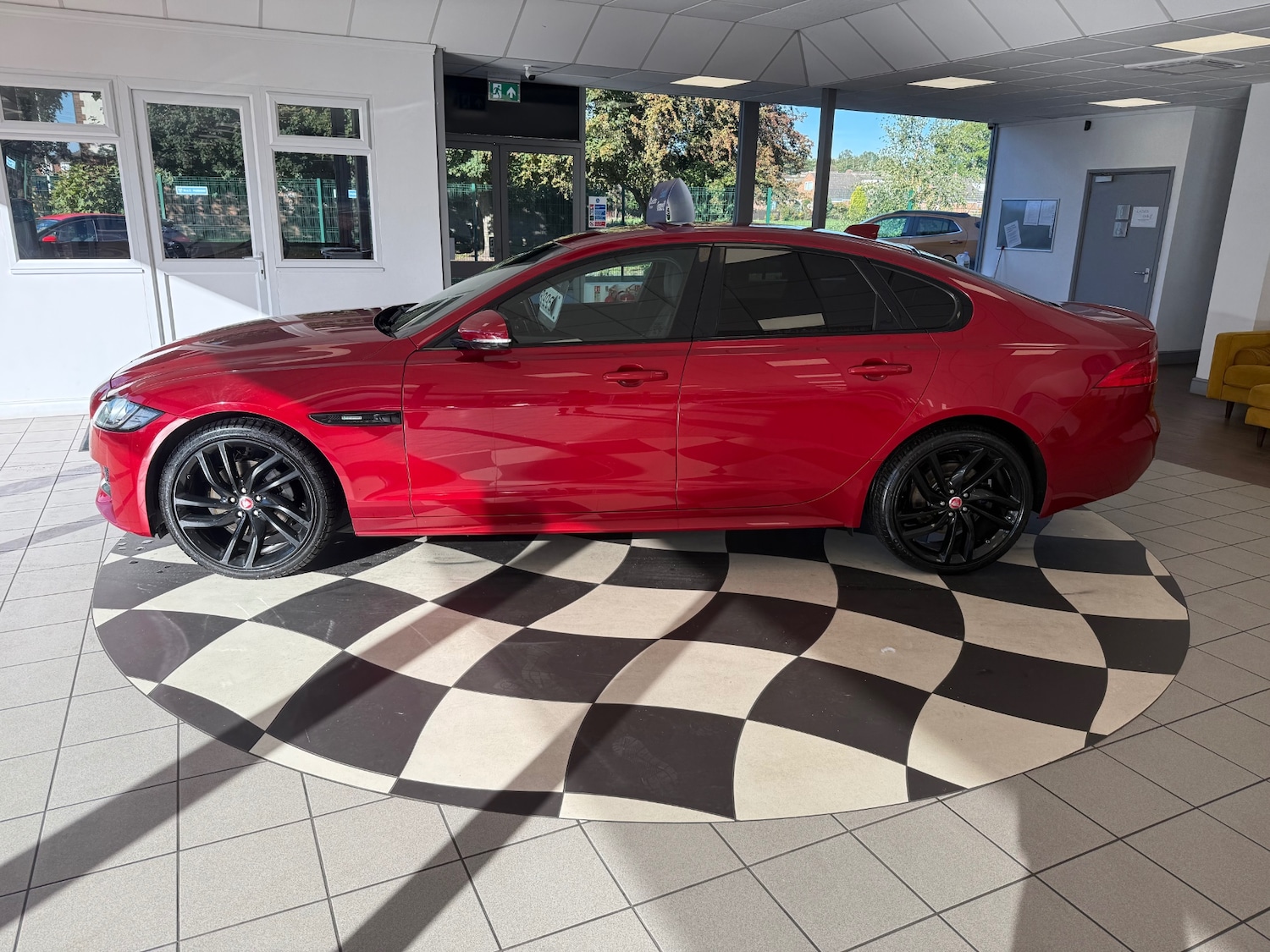 Used Jaguar XF 2017 for sale - 76100951: Photo 7