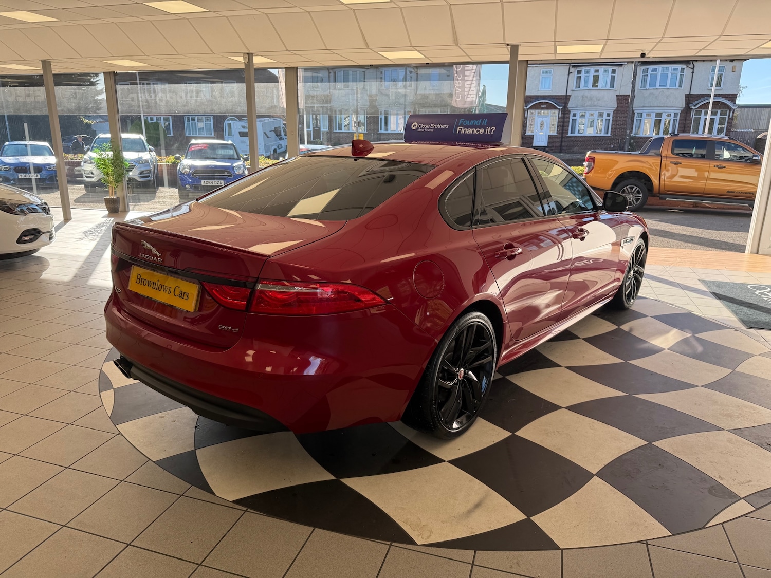 Used Jaguar XF 2017 for sale - 76100951: Photo 8