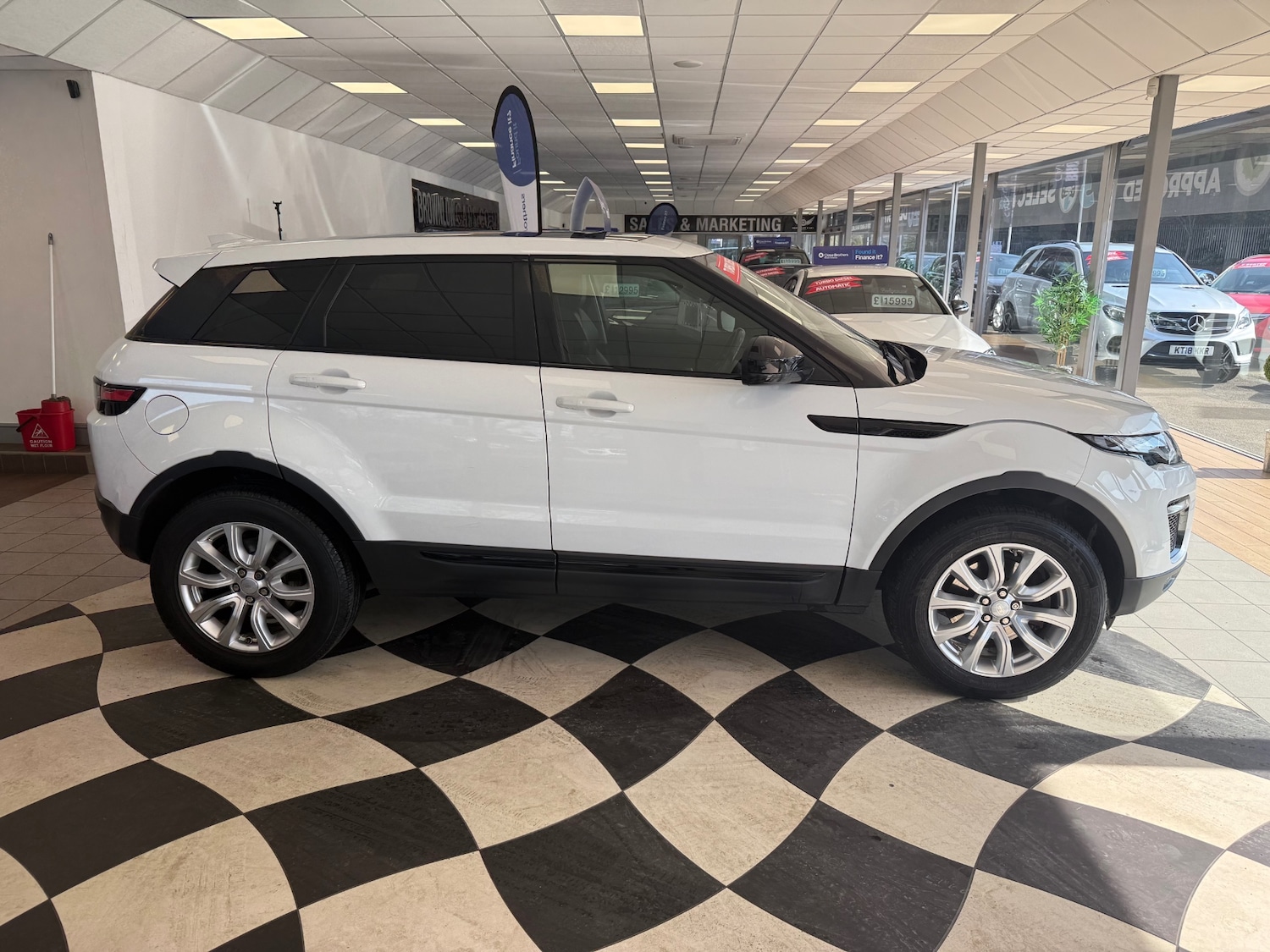 Used Land Rover Range Rover Evoque 2016 for sale - 77931348: Photo 4