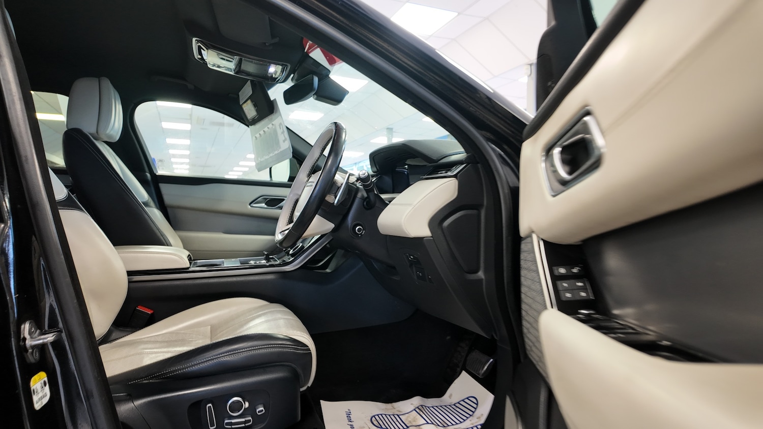 Used Land Rover Range Rover Velar 2018 for sale - 77431616: Photo 11