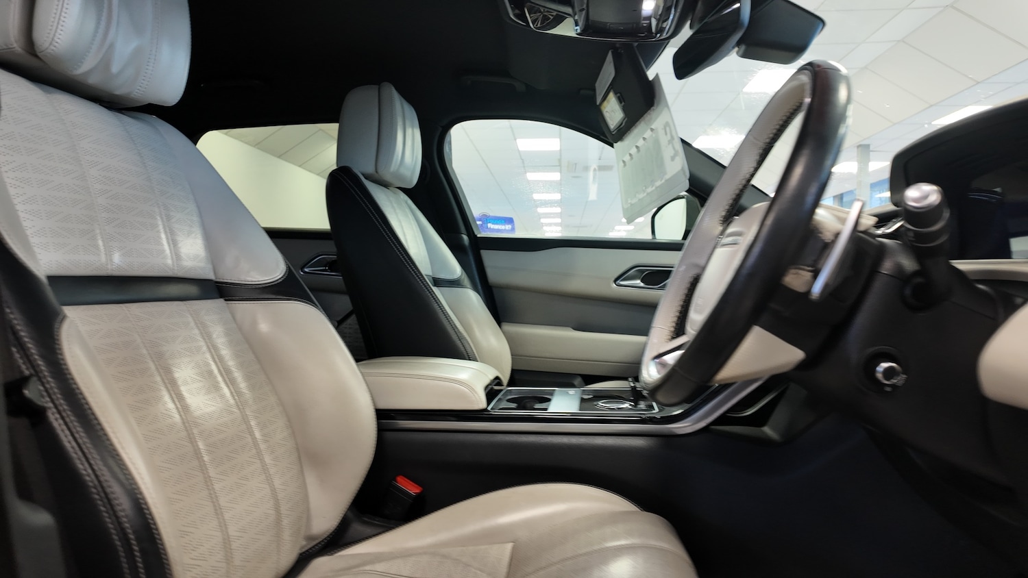 Used Land Rover Range Rover Velar 2018 for sale - 77431616: Photo 12