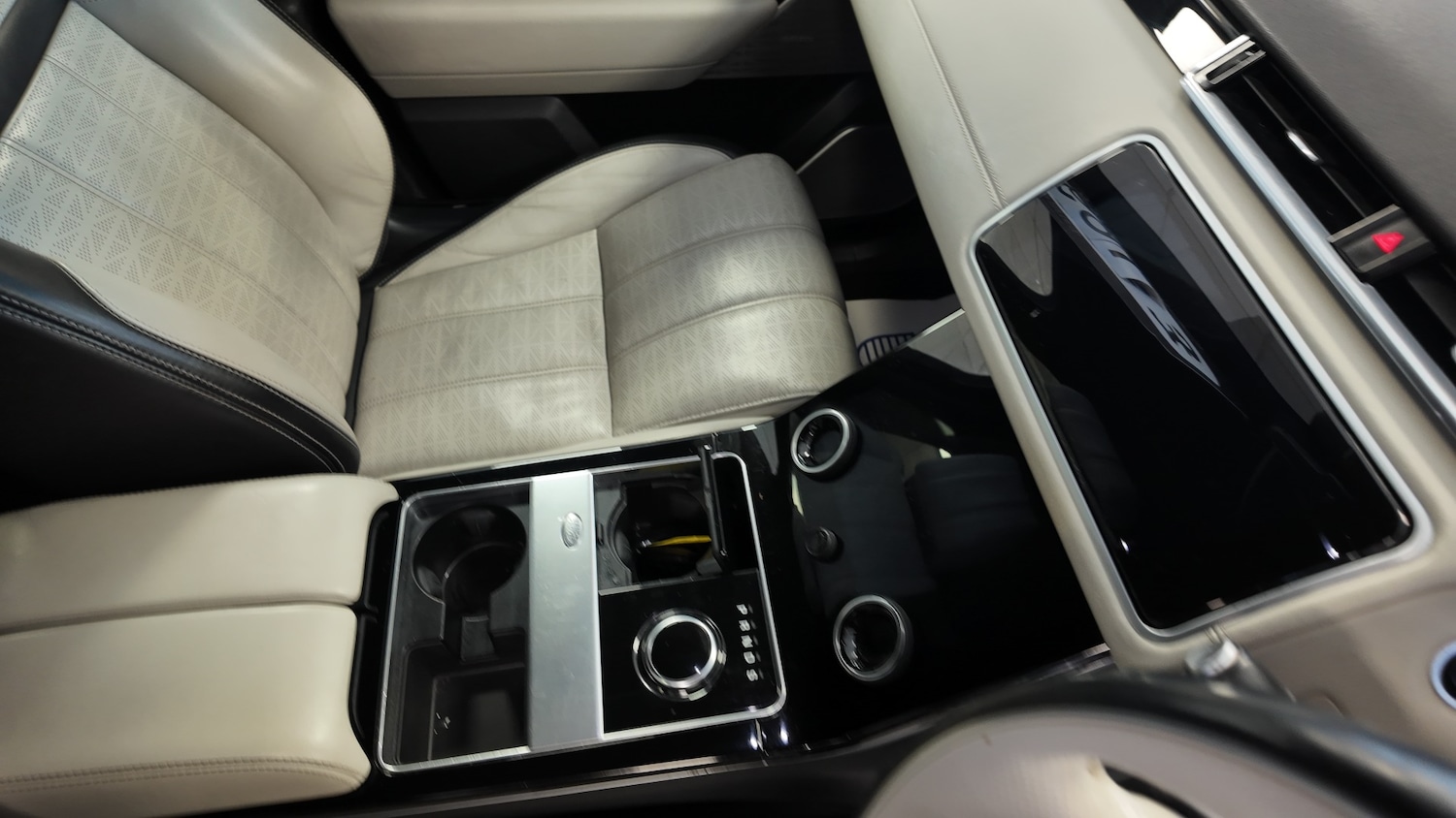 Used Land Rover Range Rover Velar 2018 for sale - 77431616: Photo 15