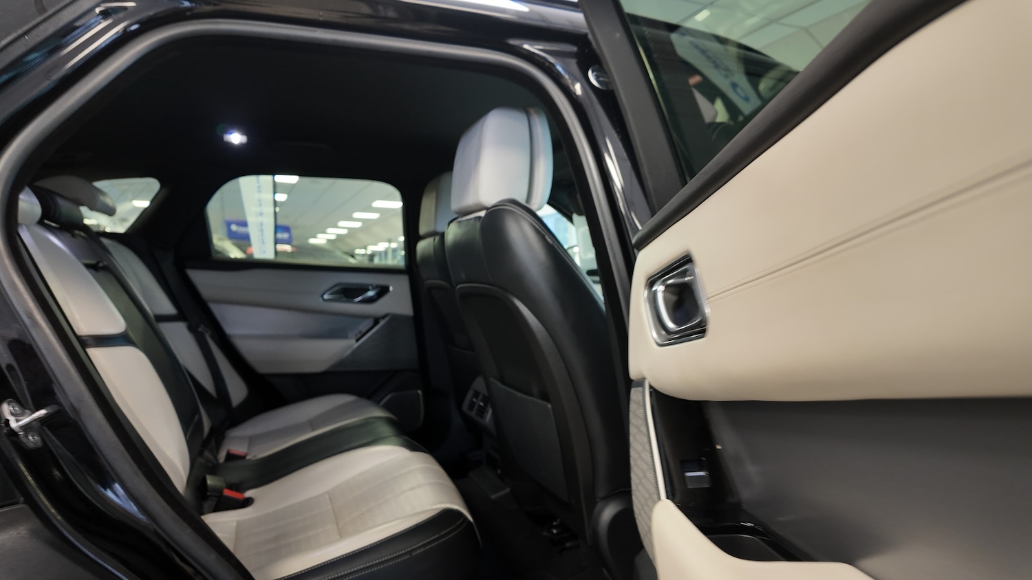 Used Land Rover Range Rover Velar 2018 for sale - 77431616: Photo 27