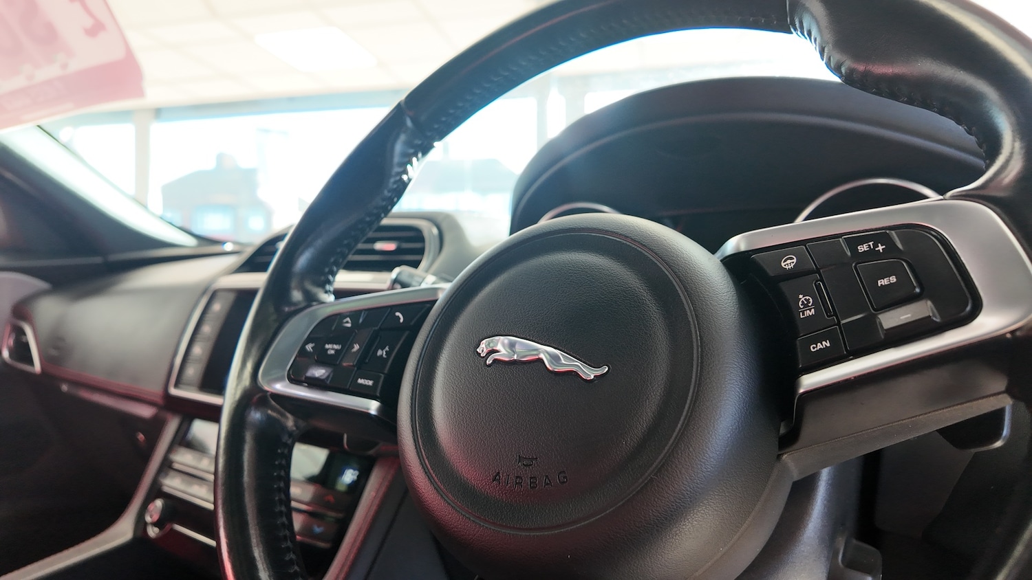 Used Jaguar F-Pace 2017 for sale - 76598880: Photo 19