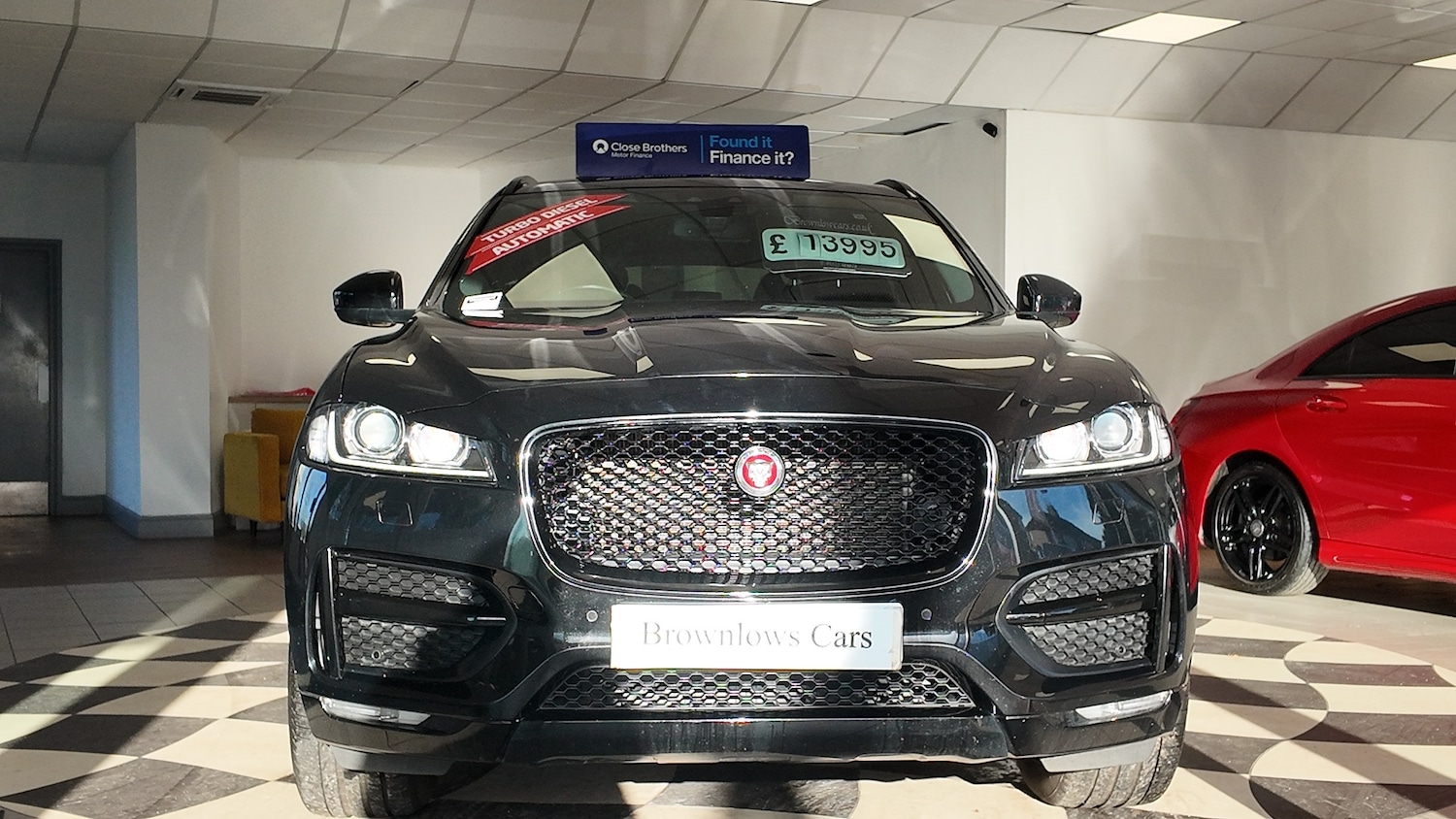 Used Jaguar F-Pace 2017 for sale - 76598880: Photo 2