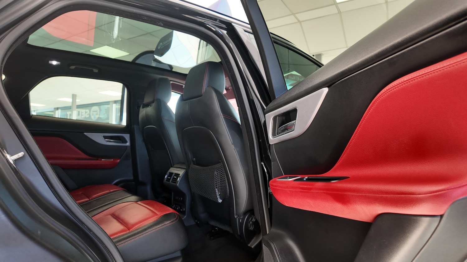 Used Jaguar F-Pace 2017 for sale - 76598880: Photo 27