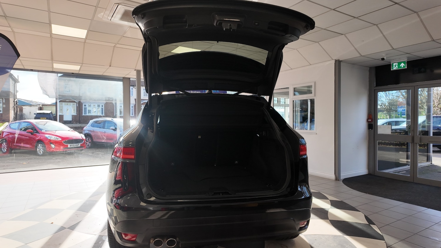 Used Jaguar F-Pace 2017 for sale - 76598880: Photo 32