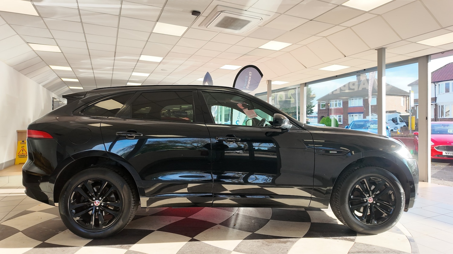 Used Jaguar F-Pace 2017 for sale - 76598880: Photo 6