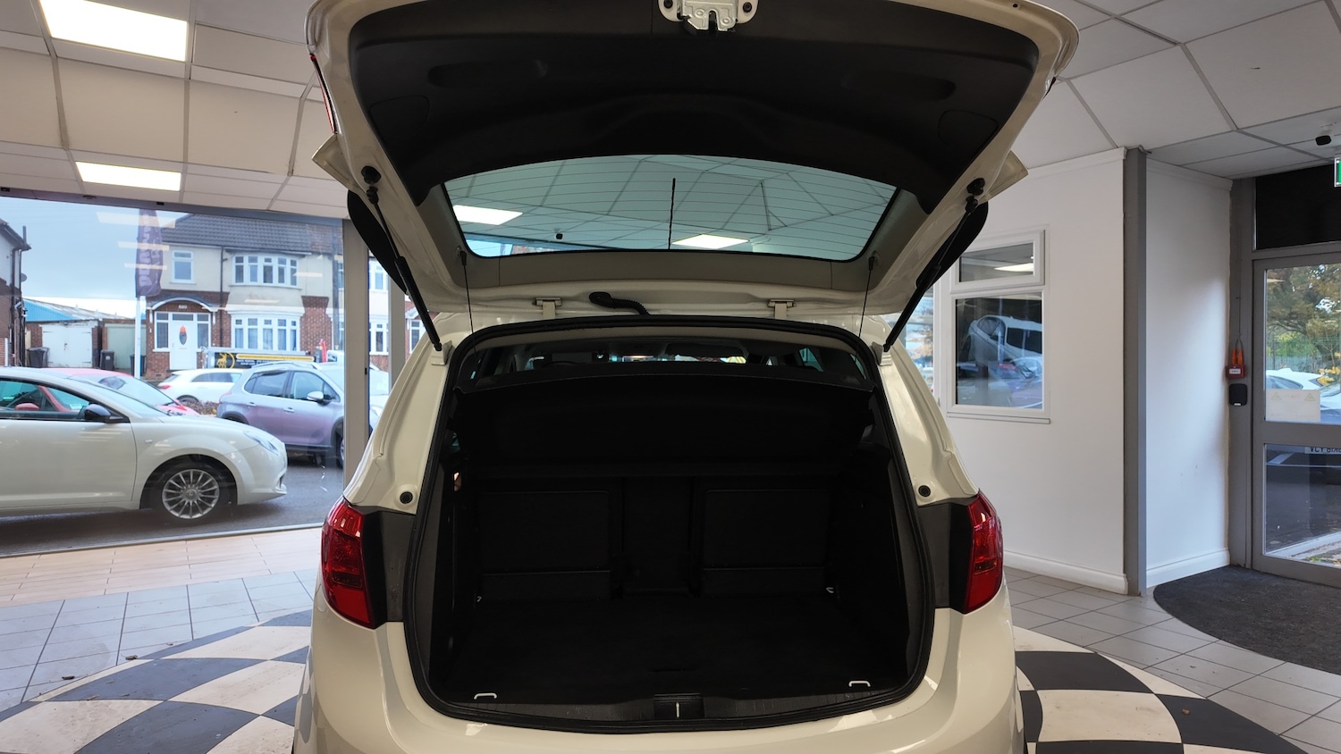 Used Vauxhall Meriva 2016 for sale - 76422138: Photo 27