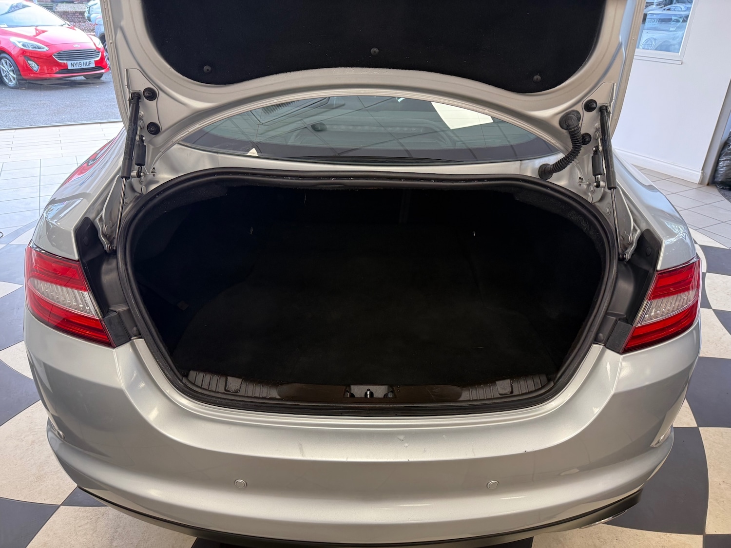 Used Jaguar XF 2012 for sale - 76554871: Photo 19