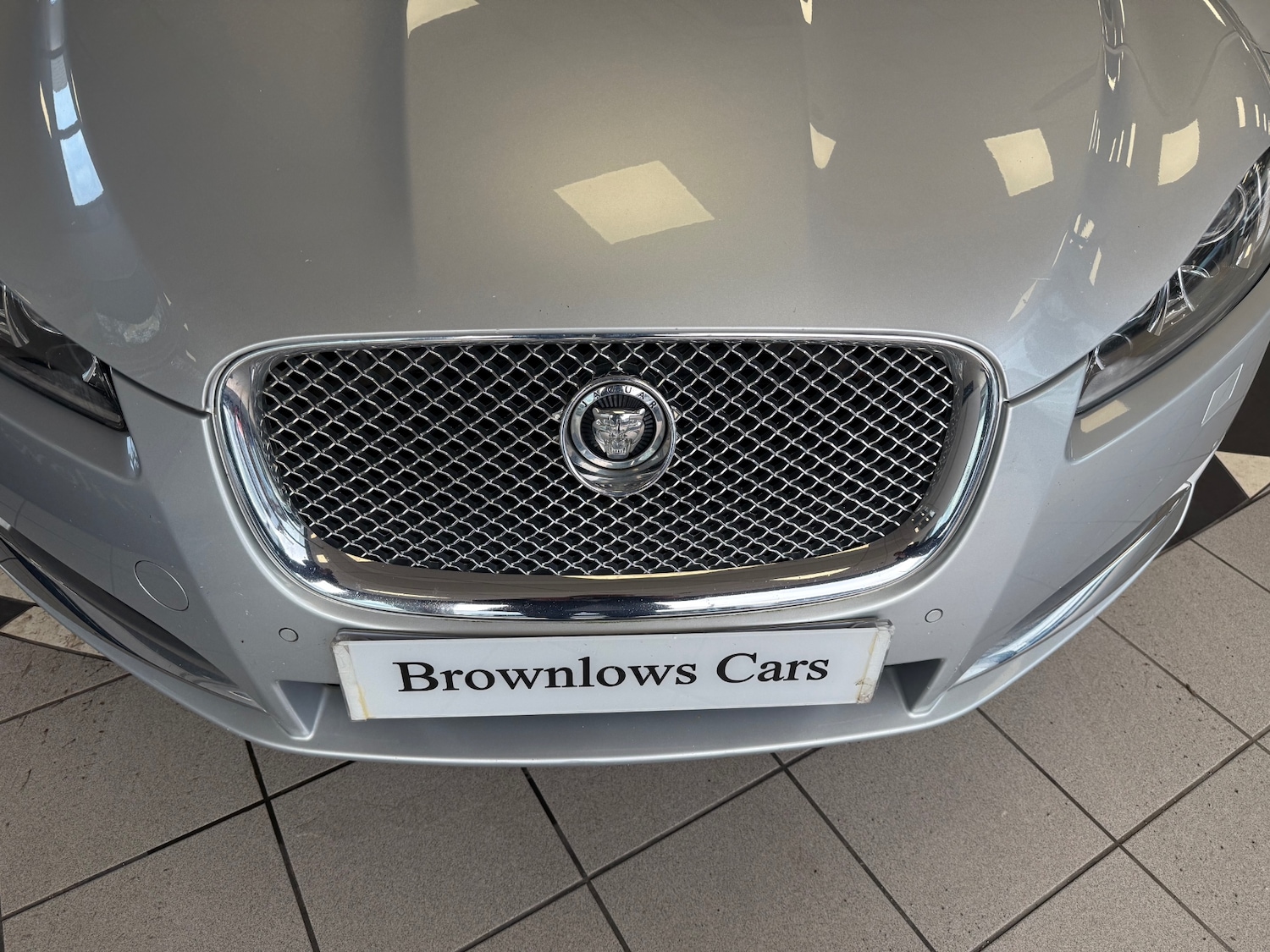Used Jaguar XF 2012 for sale - 76554871: Photo 2