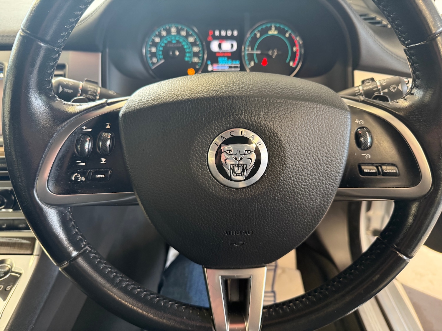 Used Jaguar XF 2012 for sale - 76554871: Photo 30