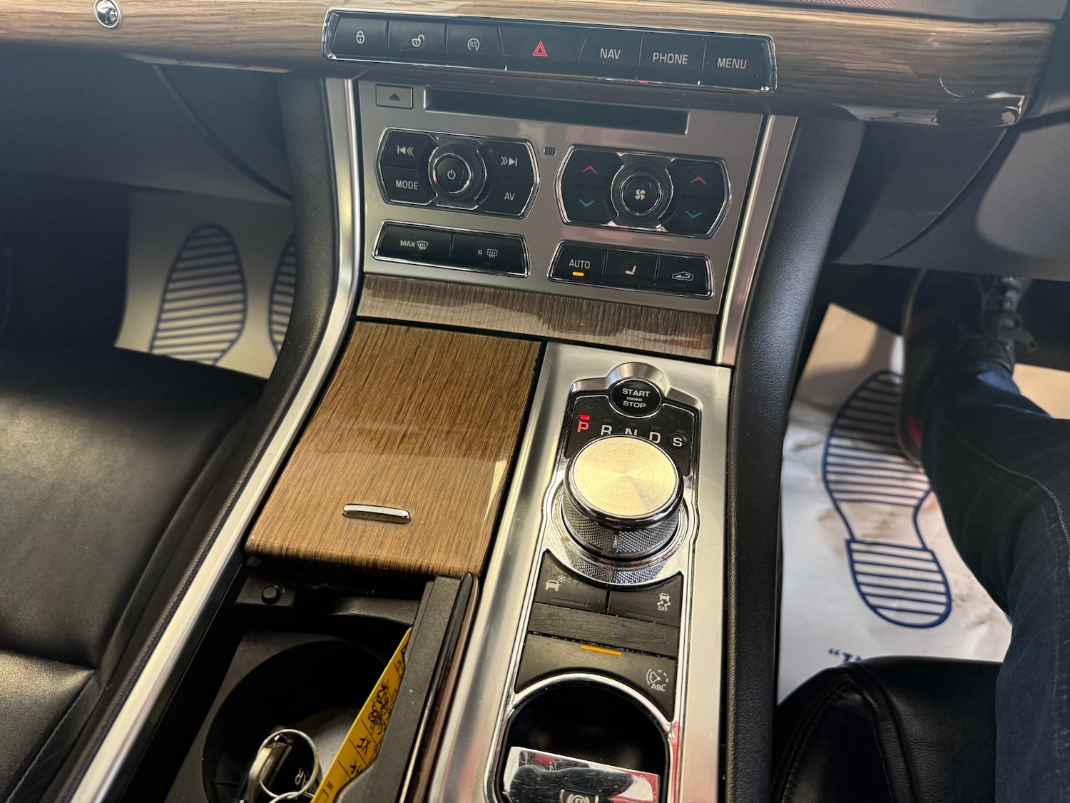 Used Jaguar XF 2012 for sale - 76554871: Photo 31