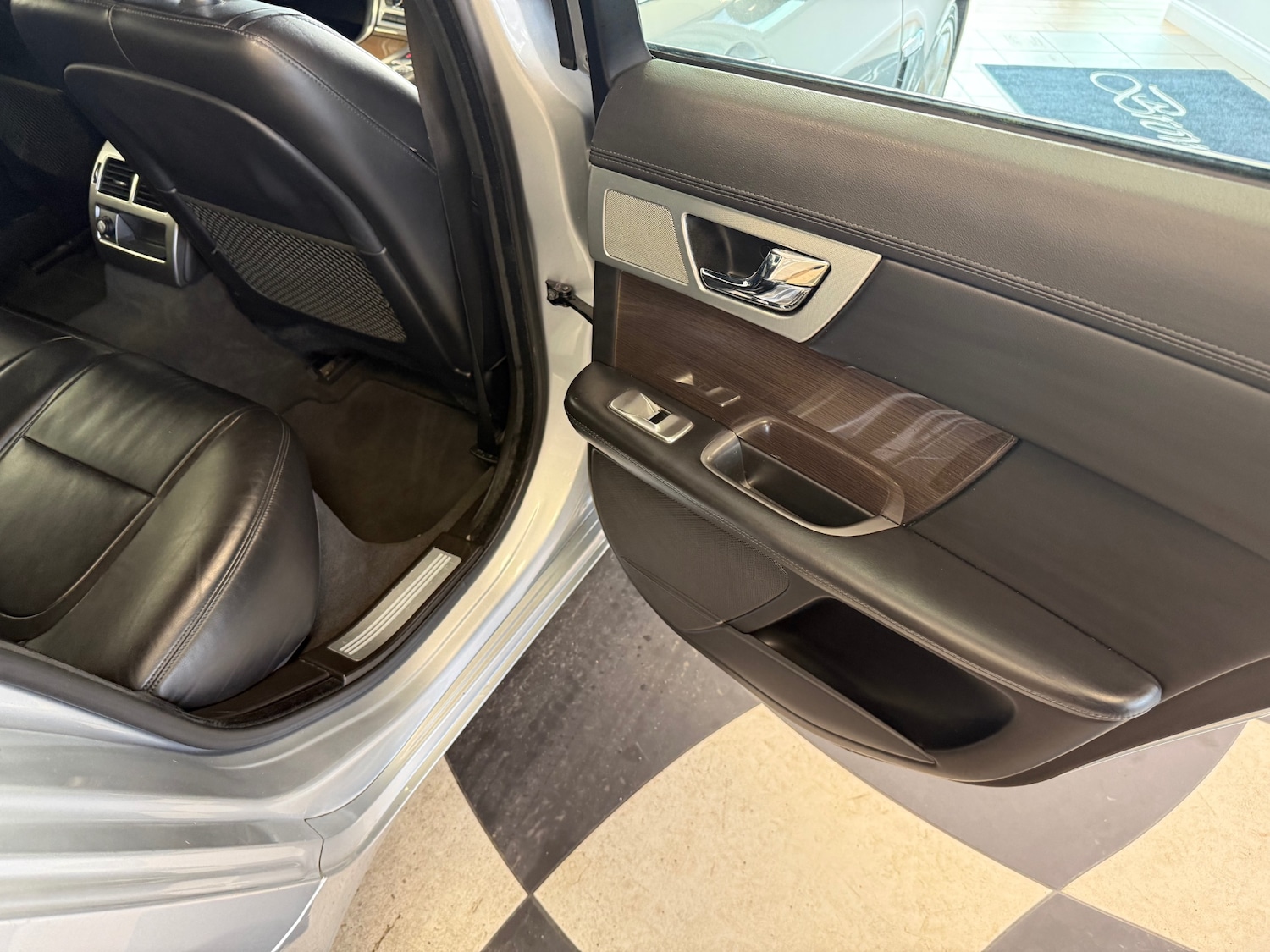 Used Jaguar XF 2012 for sale - 76554871: Photo 36