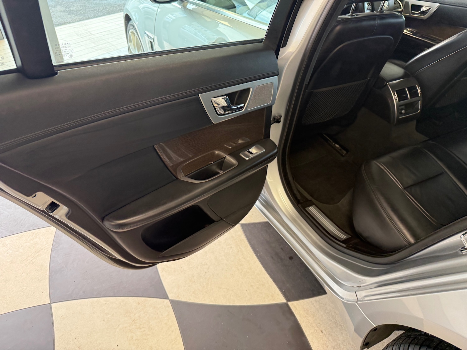 Used Jaguar XF 2012 for sale - 76554871: Photo 40